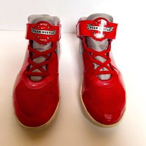 Nike Team Hustle D 9 Auto PS Red big boys size 2.5 youth basketball shoes